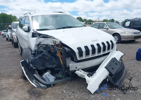 2018 Jeep Cherokee Latitude 4X4 z USA, uszkodzony, nr VIN 1C4PJMCBXJD517686